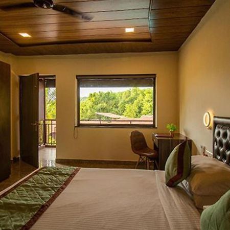 Fabhotel La Gracia Resort Morjim Esterno foto
