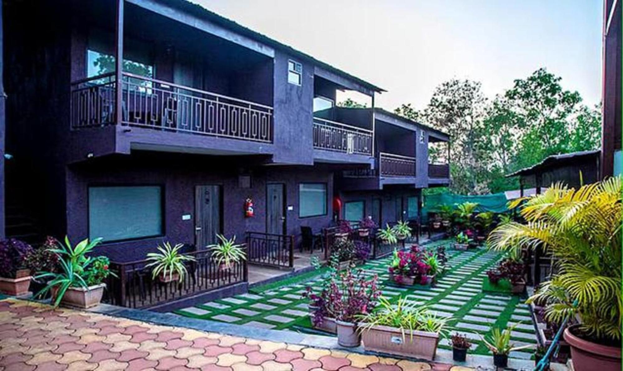 Fabhotel La Gracia Resort Morjim Esterno foto